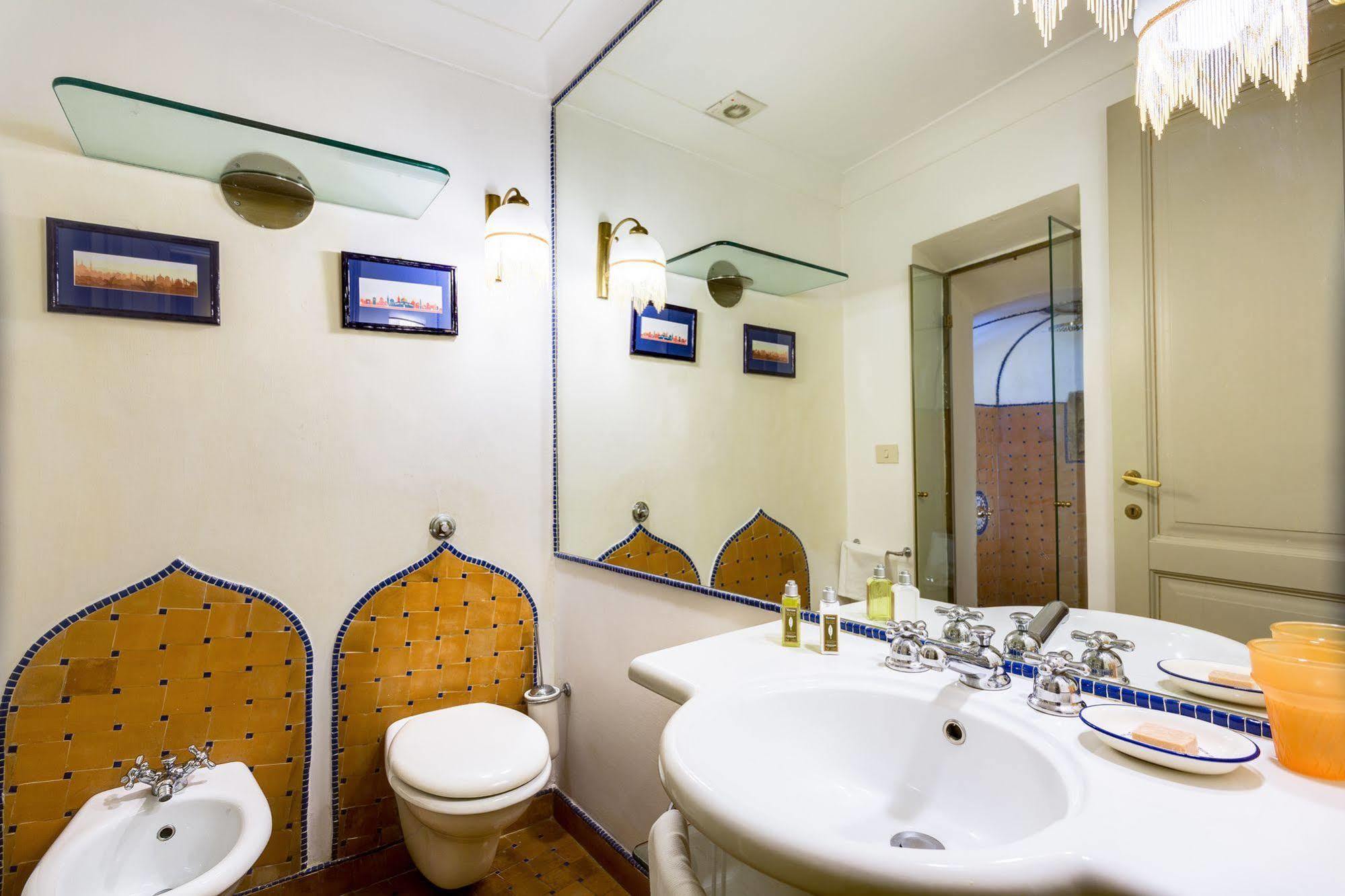 Casa Heberart Guest House Capo Le Case Рим Екстер'єр фото