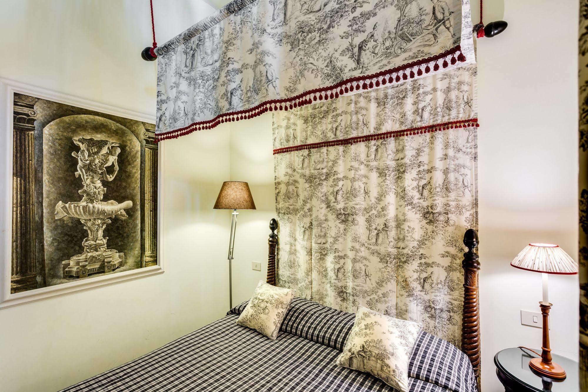 Casa Heberart Guest House Capo Le Case Рим Екстер'єр фото